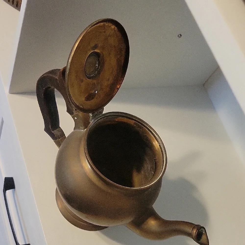 Vintage Classic Brass Teapot with Curved wooden Handle